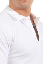 Polohemd mit Knoepfen und langen Aermeln in Weiss