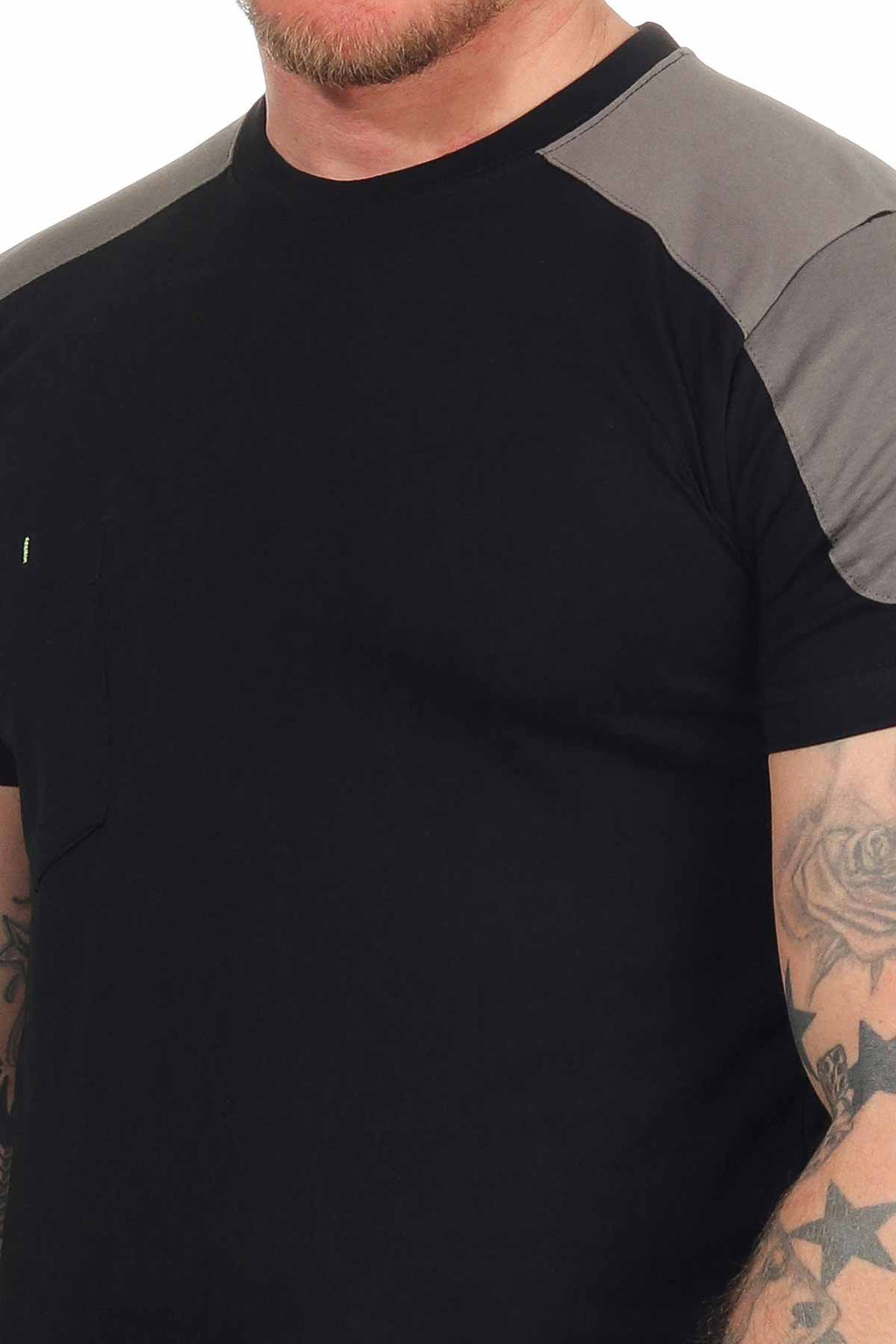 Basic T-Shirt Brusttasche Schwarz