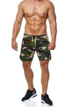 Sportliche Shorts für Männer mit Bendel in Camouflage